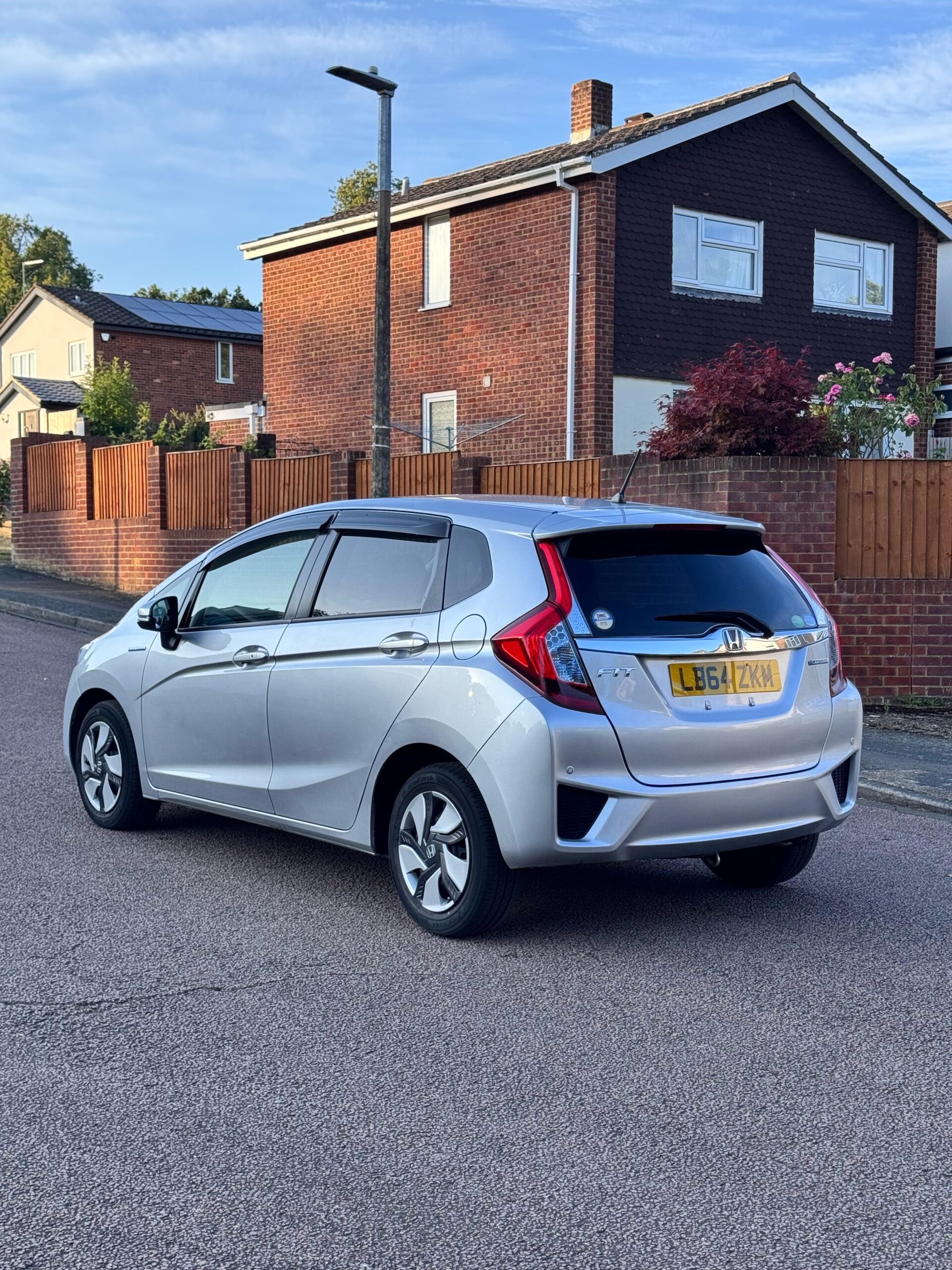 Honda Fit/Jazz 2015 - Silver - Automatic - Petrol Hybrid - Image 5