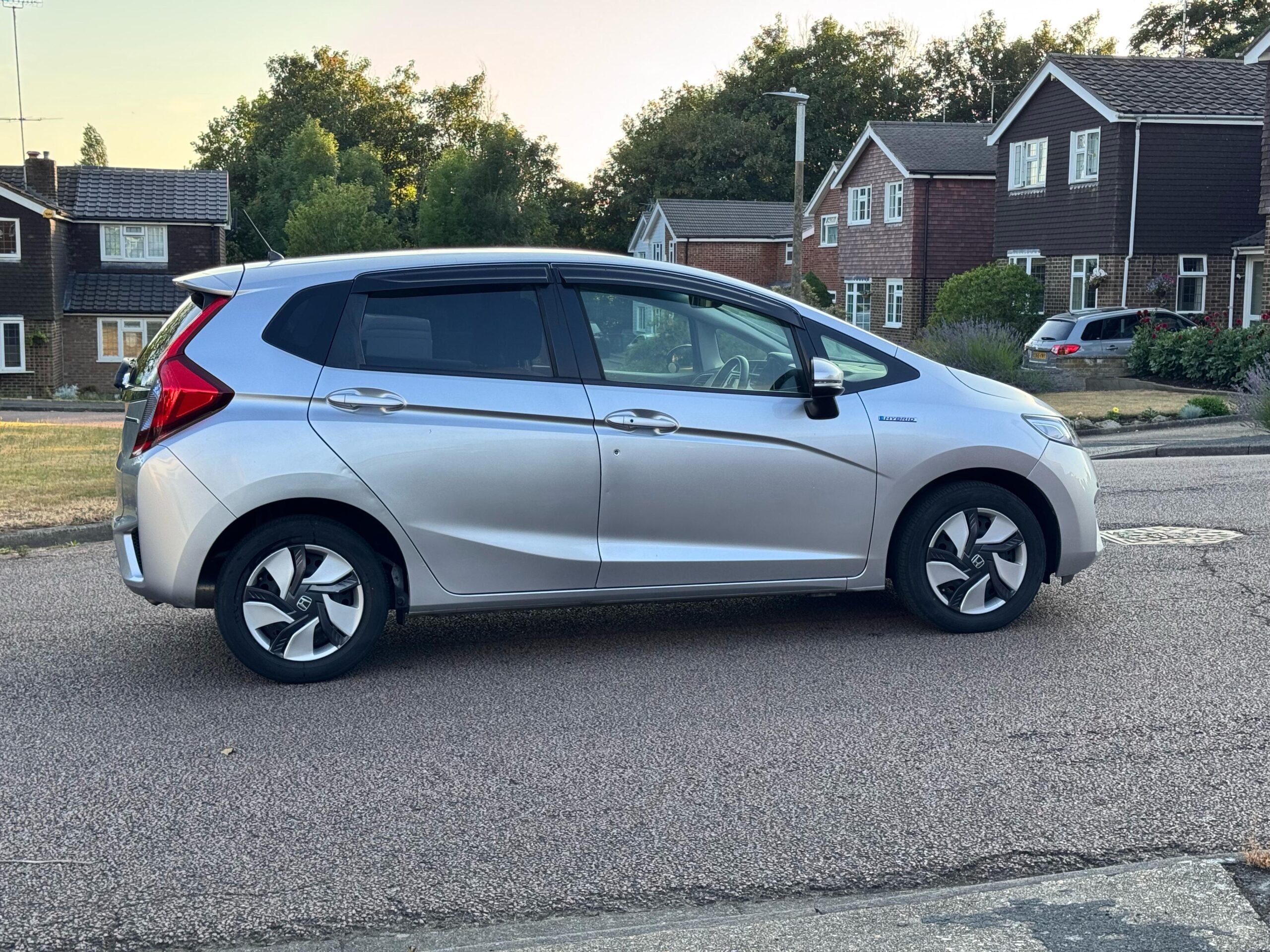 Honda Fit/Jazz 2015 - Silver - Automatic - Petrol Hybrid - Image 8