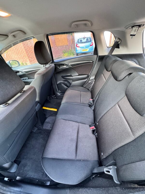 Honda Fit/Jazz 2015 - Silver - Automatic - Petrol Hybrid - Image 12