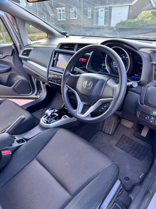 Honda Fit/Jazz 2015 - Silver - Automatic - Petrol Hybrid - Image 14
