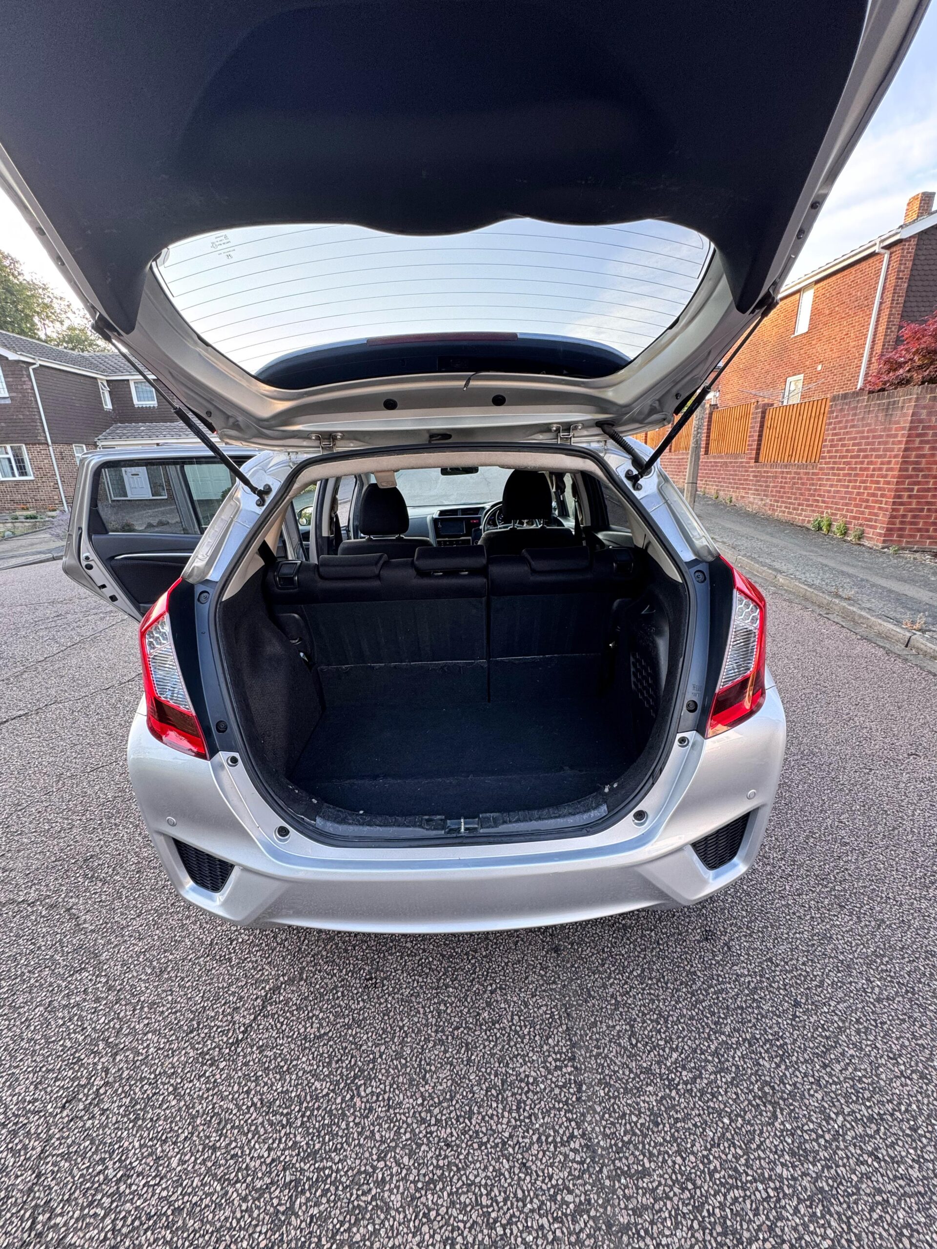Honda Fit/Jazz 2015 - Silver - Automatic - Petrol Hybrid - Image 16