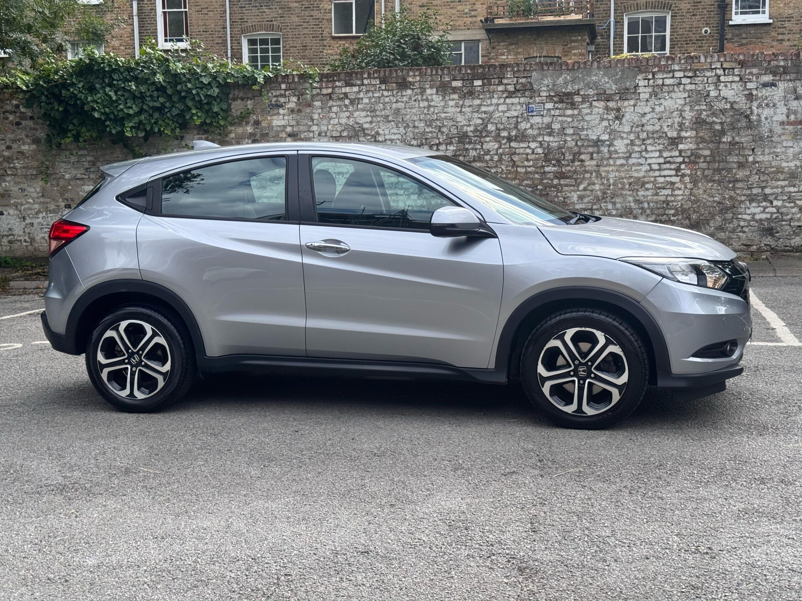 2017 Honda HR-V I-VTEC SE 1498cc | Silver | Automatic | Petrol - Image 5